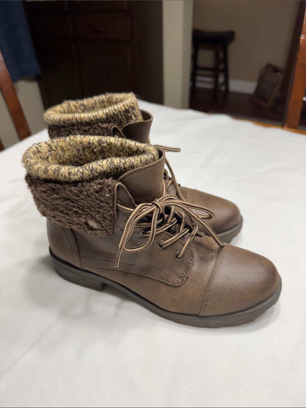 EUC, like new, Cliffs by White Mountain hiker boots. Size 7.5